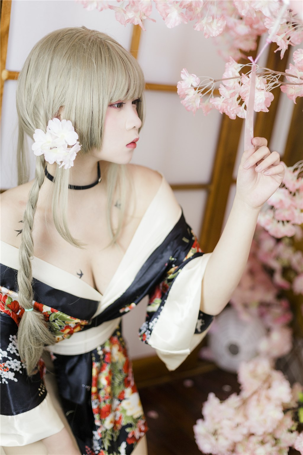 51吃瓜网禁断秘闻大追踪:深夜独家爆料明星私会中那场充满火热情愫与地下交易的内幕